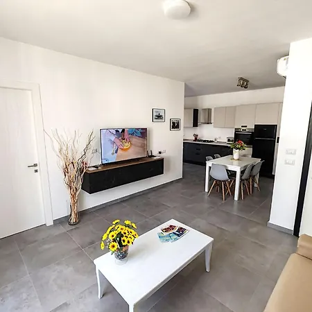 דירה La Dama Di Loto לצ'ה